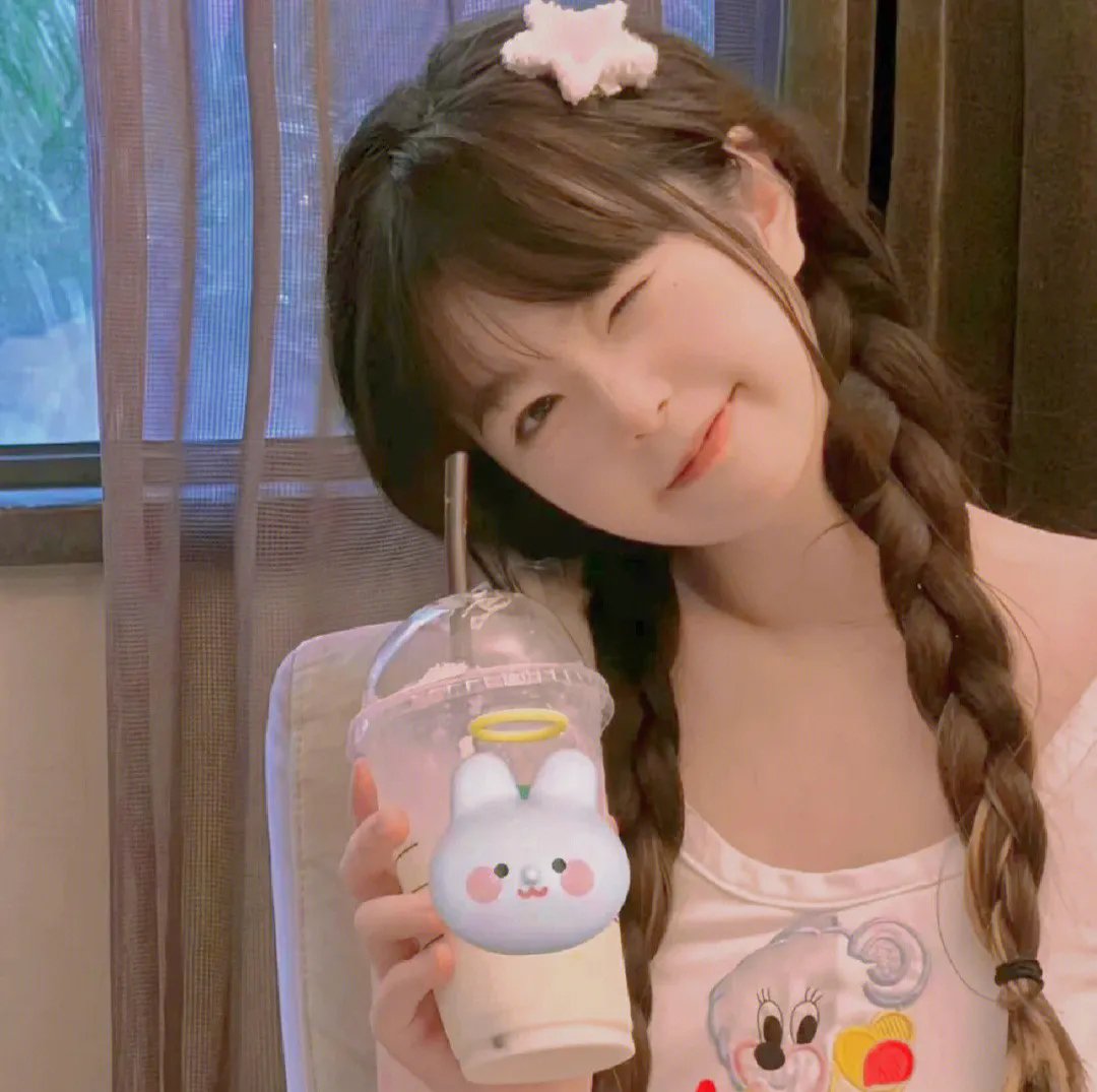 小圆26岁，在做实习医生！